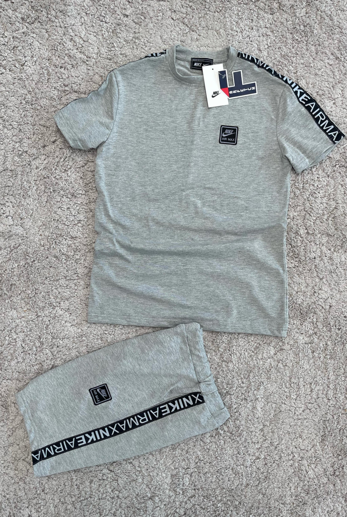 Conjunto Nike Air Max gris