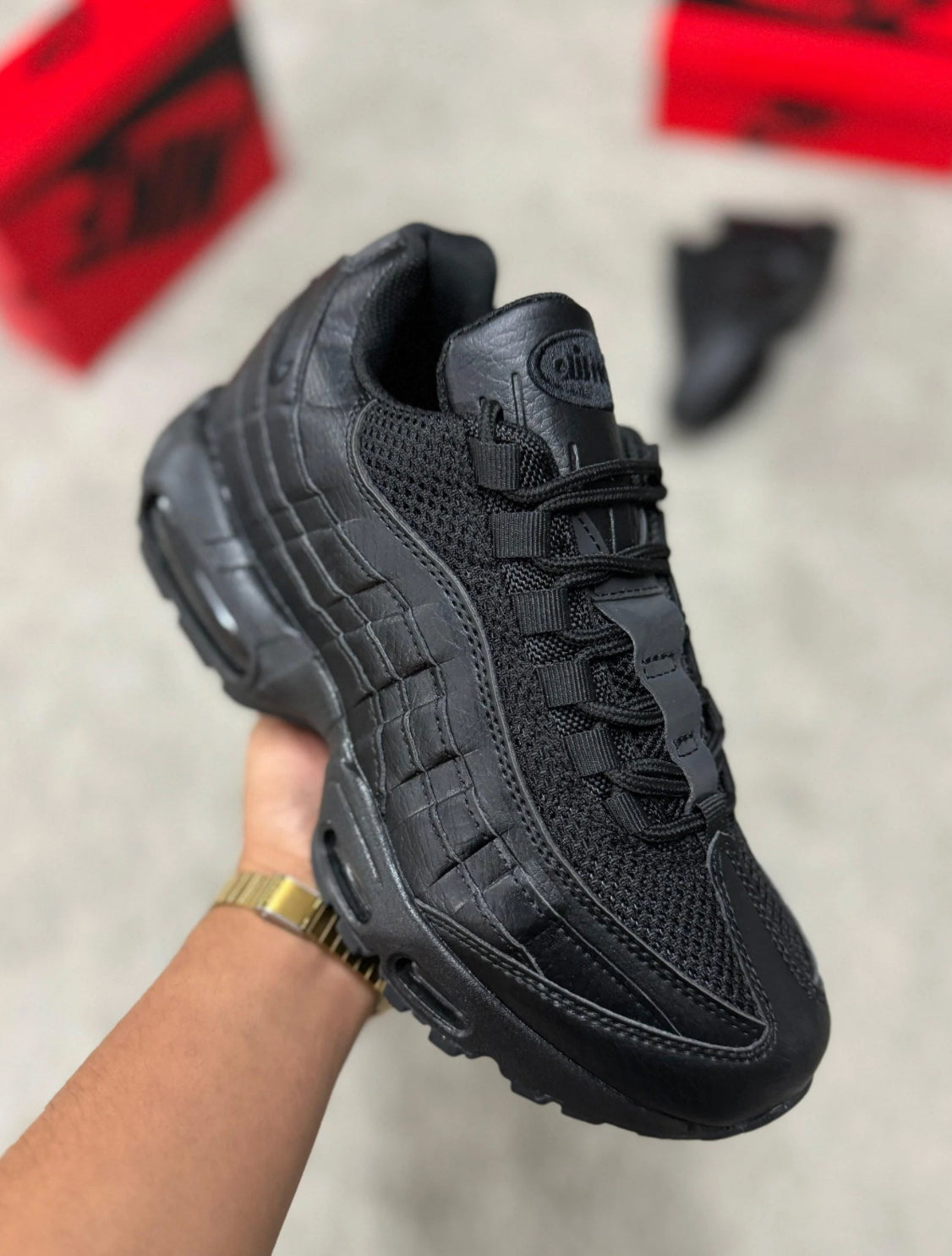 NIKE AIR MAX 95 NEGRAS (MAXIMA CALIDAD