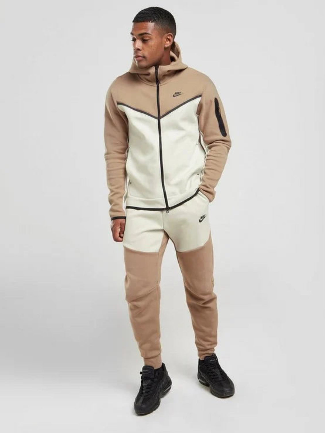Chándal Nike Tech crema