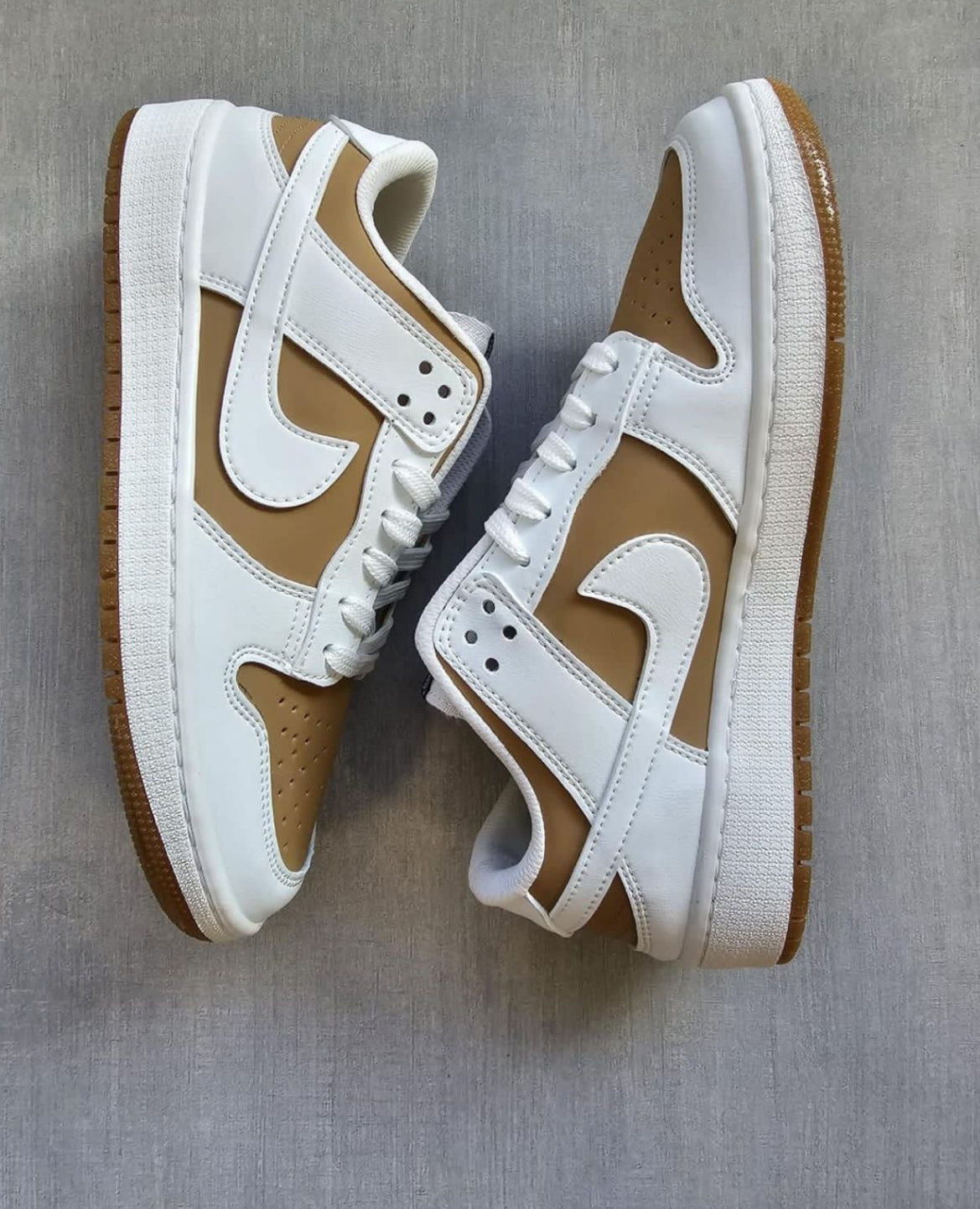 Nike Dunk Low marrón