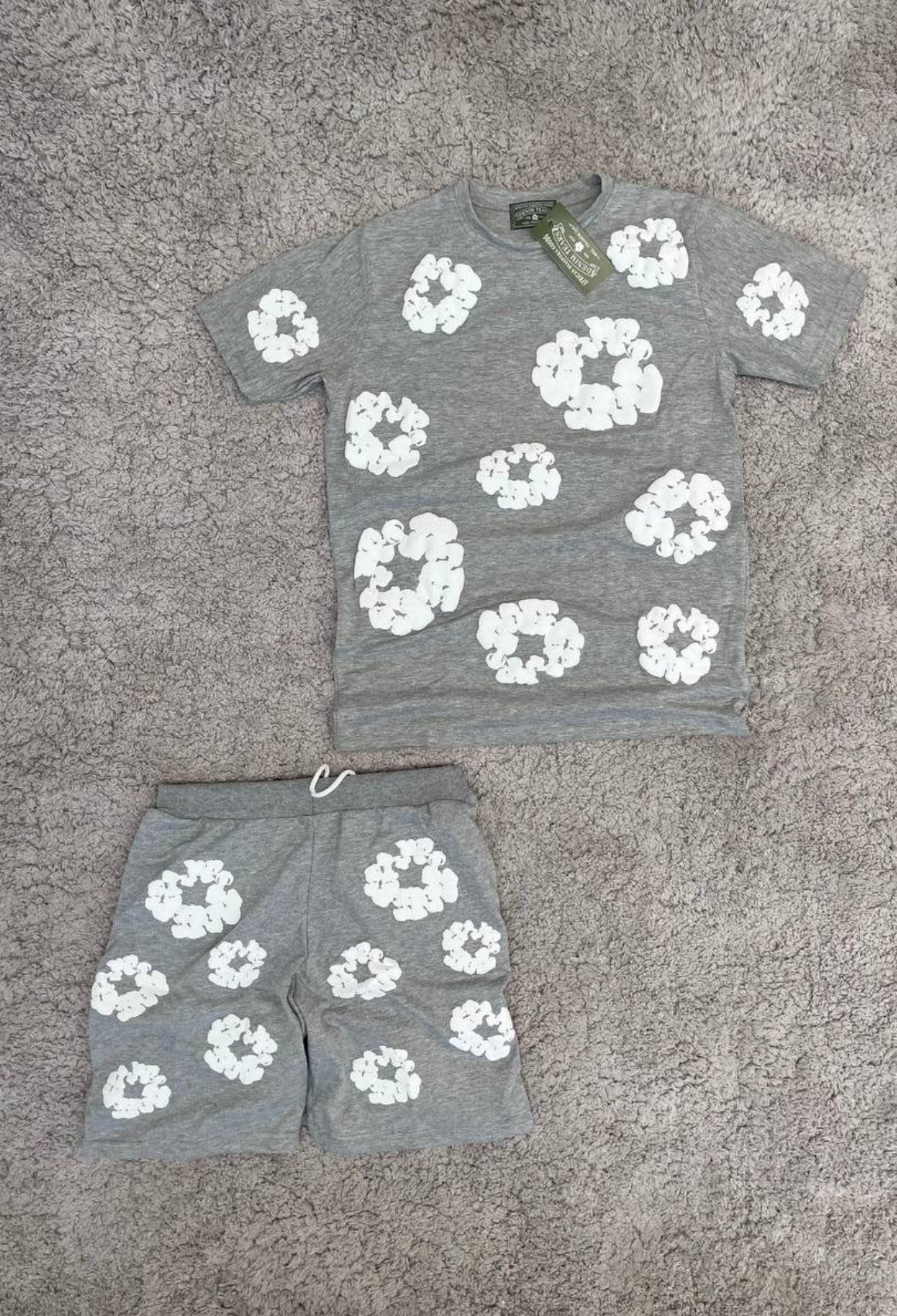 Conjunto DENIM TEARS gris